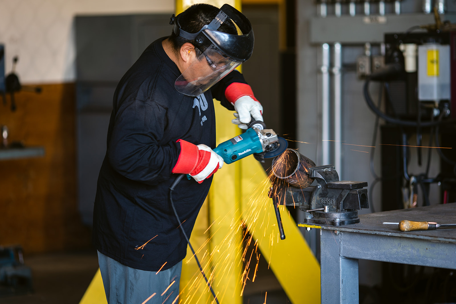 Indigenous People In Trades | SkilledTradesBC